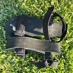 Size 7 chunky black platform sandals by H&M/Divided